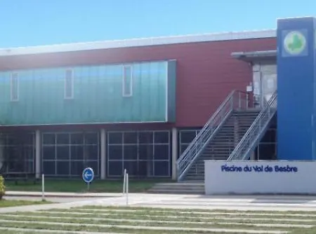 Ideale Famille, Tout Y Est ! Dompierre-sur-Besbre Exterior photo